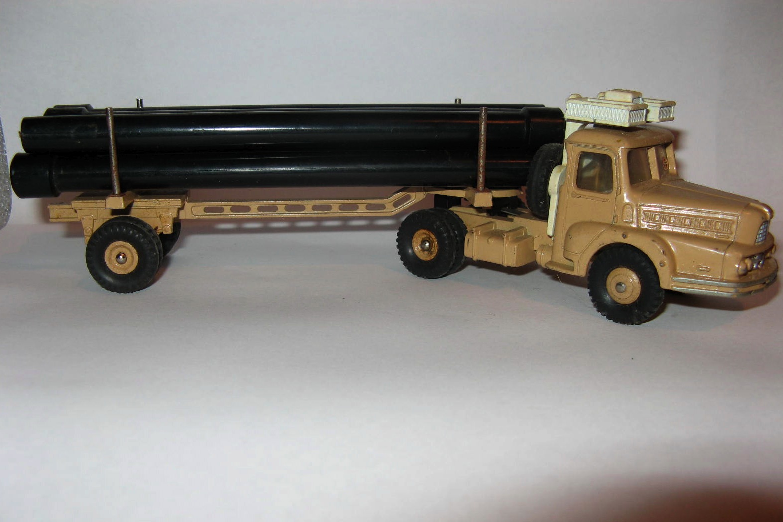 893 UNIC PIPE TRANSPORTER.jpg